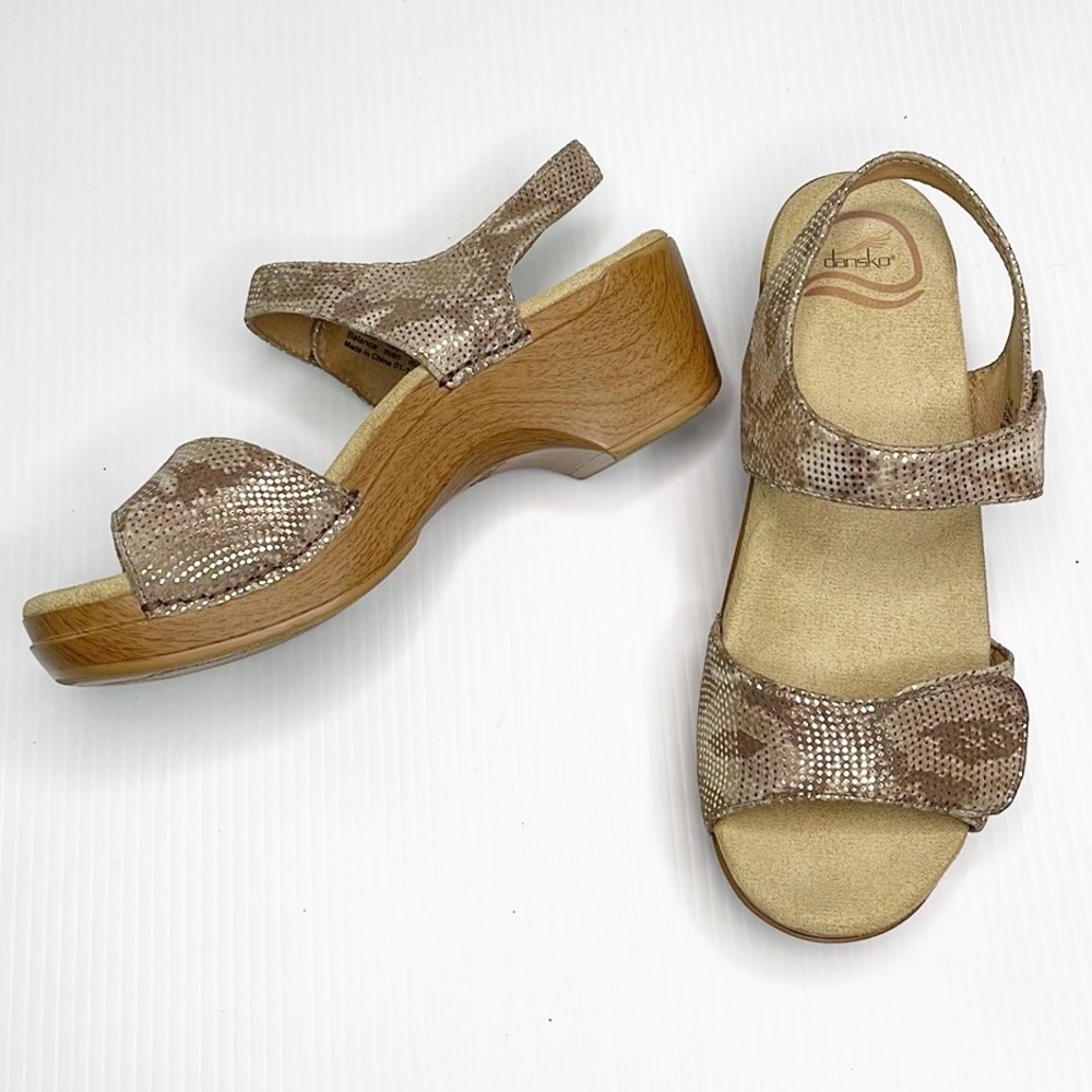 Dansko Sonnet Metallic Snakeskin Sandal (8)
